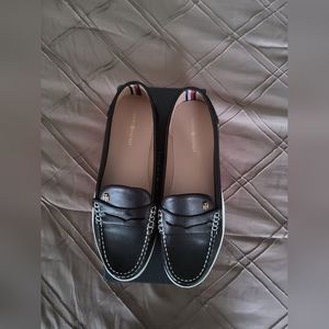 Tommy Hilfiger Black Women's Kaia Loafer